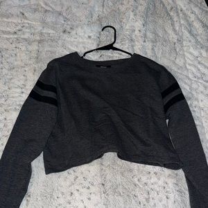 Forever 21 Dark Grey Cropped Sweatshirt
